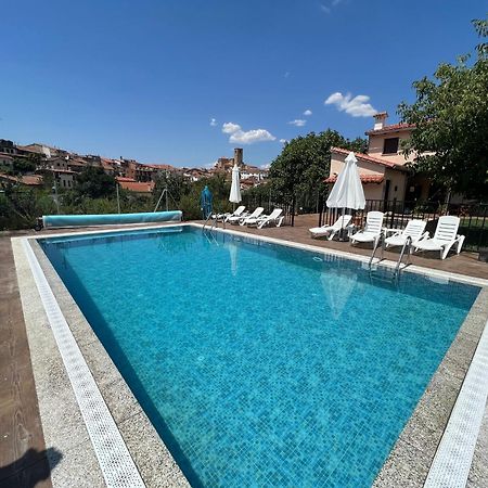 Apartamentos Dona Jimena Del Ambroz 4 Estrellas Complejo Unico En El Centro Del Pueblo - Piscina Ya Abierta Hervas Ngoại thất bức ảnh