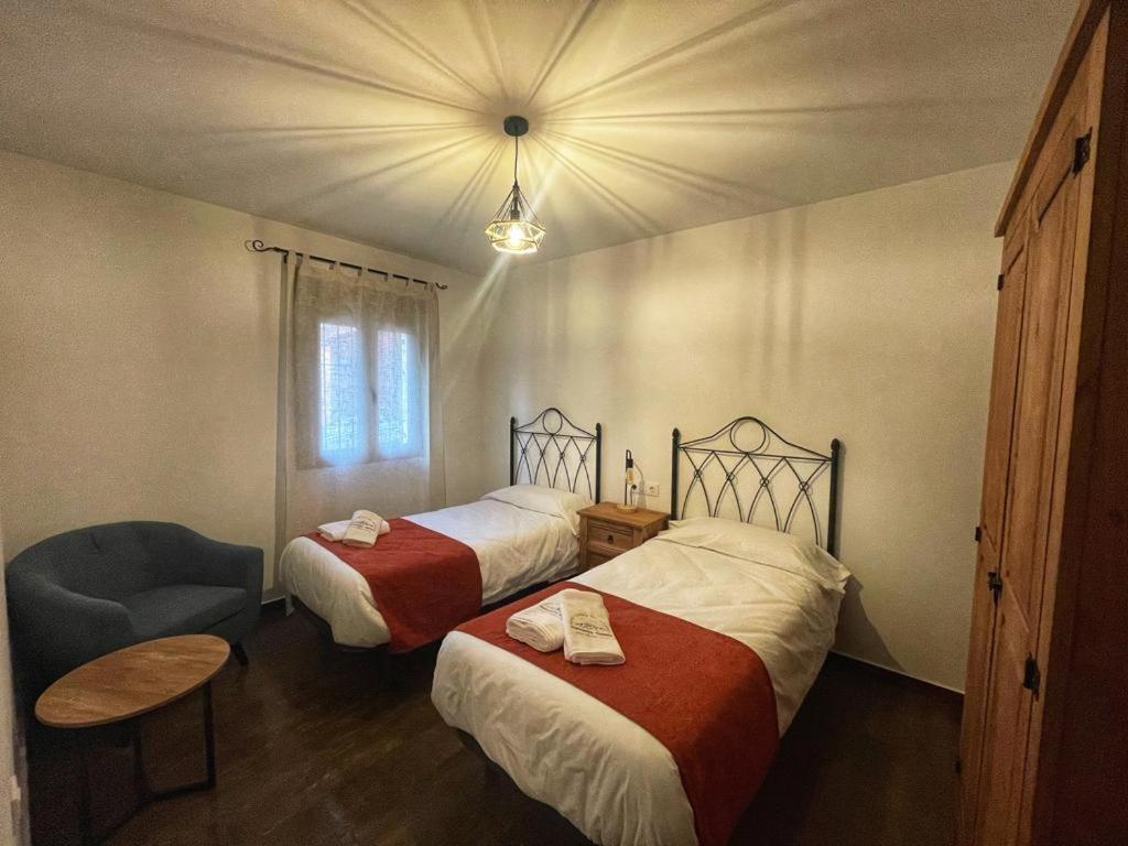 Apartamentos Dona Jimena Del Ambroz 4 Estrellas Complejo Unico En El Centro Del Pueblo - Piscina Ya Abierta Hervas Ngoại thất bức ảnh