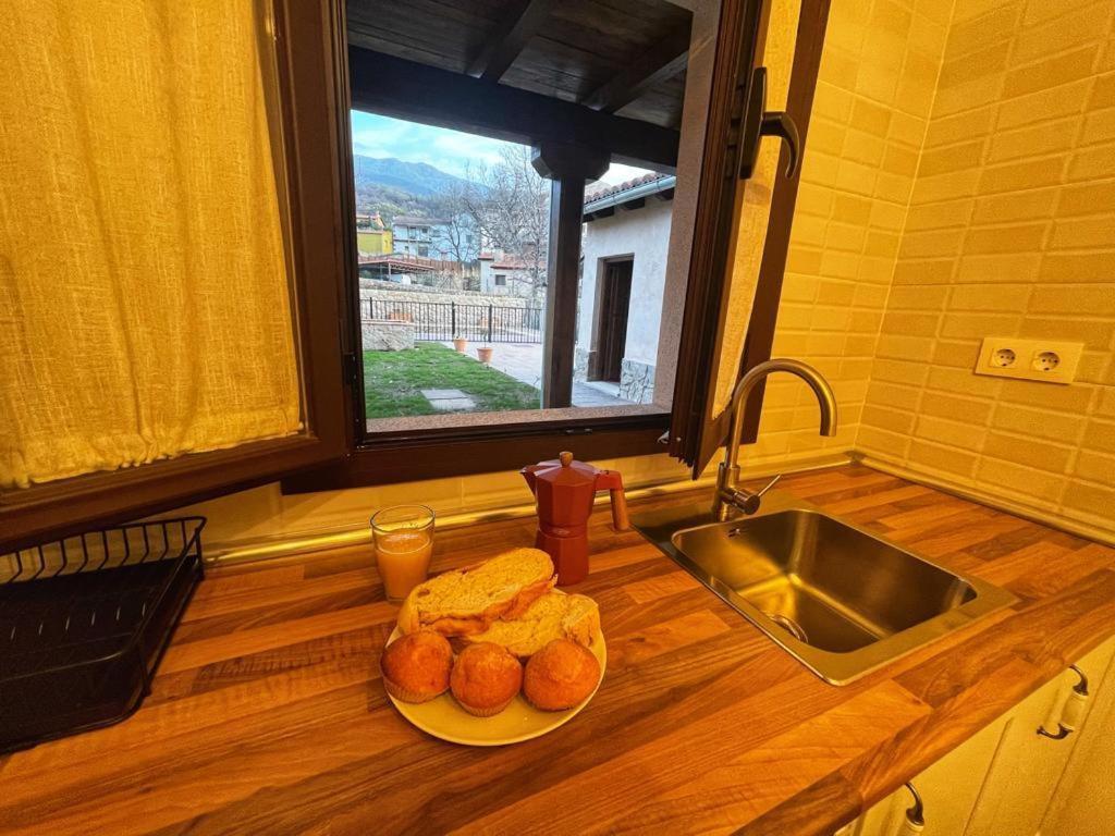 Apartamentos Dona Jimena Del Ambroz 4 Estrellas Complejo Unico En El Centro Del Pueblo - Piscina Ya Abierta Hervas Ngoại thất bức ảnh