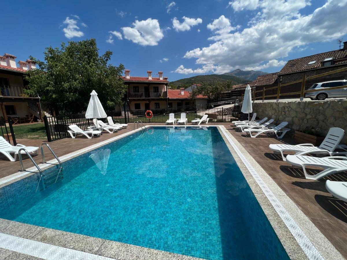 Apartamentos Dona Jimena Del Ambroz 4 Estrellas Complejo Unico En El Centro Del Pueblo - Piscina Ya Abierta Hervas Ngoại thất bức ảnh