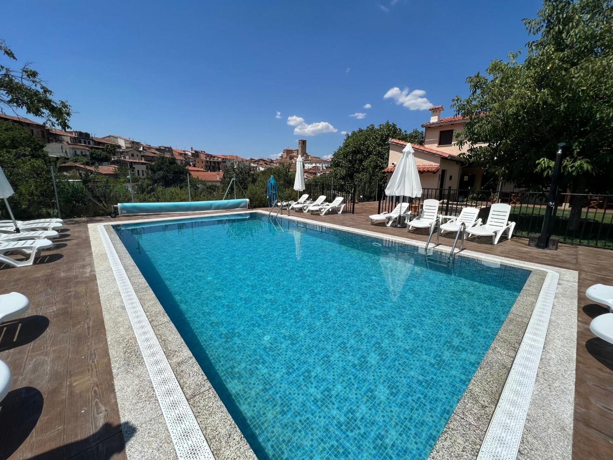Apartamentos Dona Jimena Del Ambroz 4 Estrellas Complejo Unico En El Centro Del Pueblo - Piscina Ya Abierta Hervas Ngoại thất bức ảnh